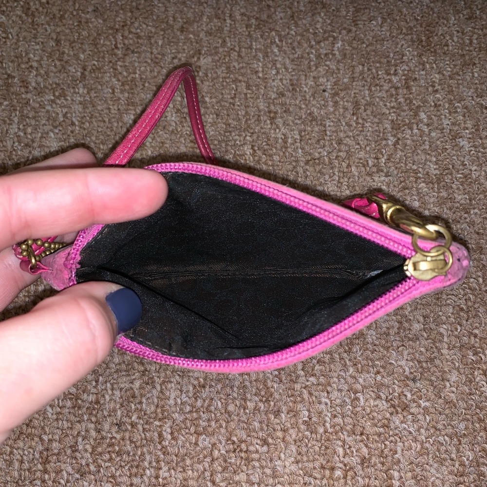 •Coach• Wristlet - Picture 4 of 4